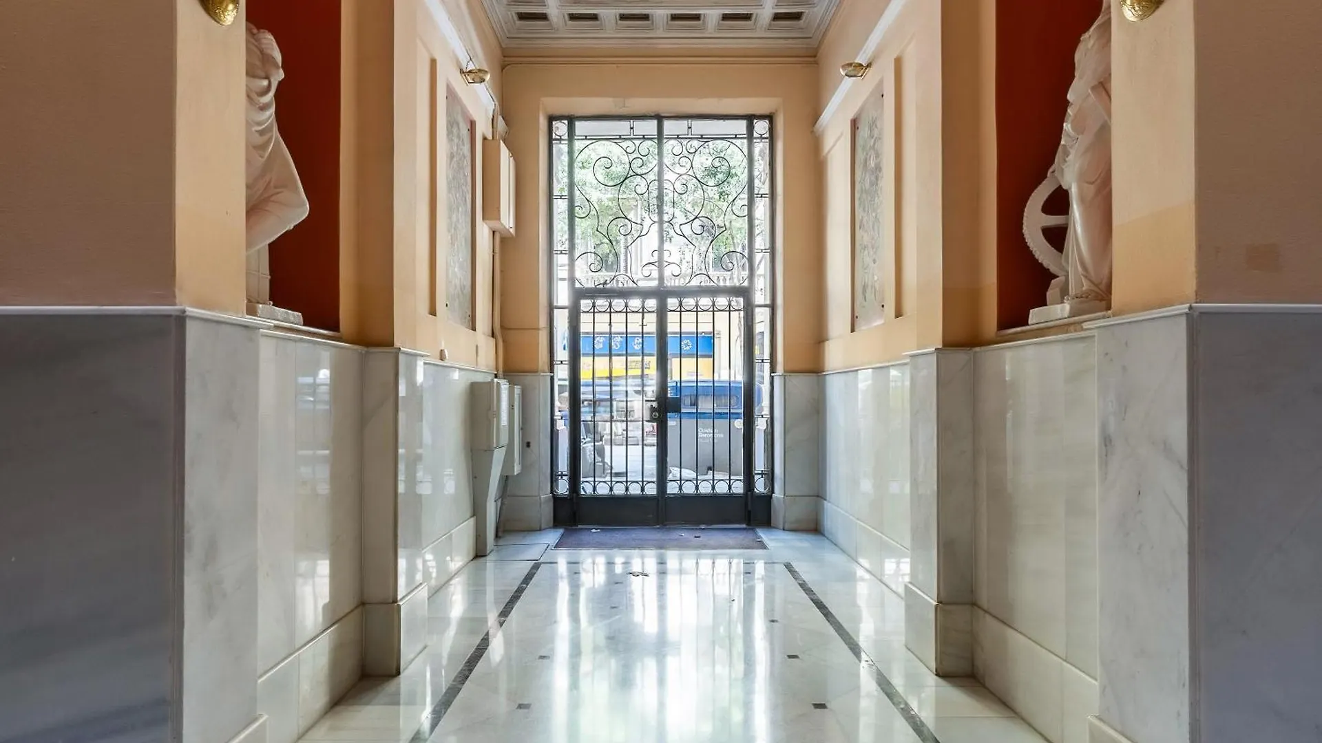 Canela Homes Barcelona Casp 0*,  Spain