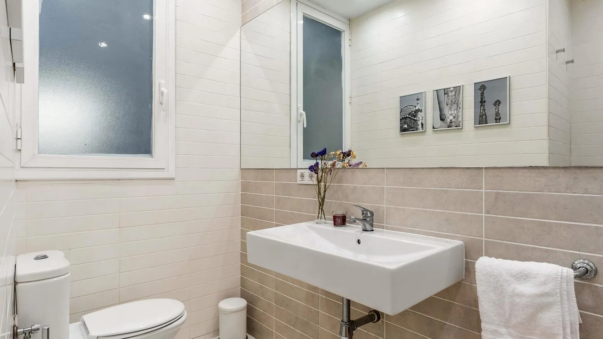 Apartment Canela Homes Barcelona Casp Spain